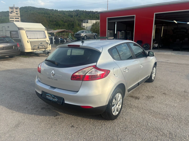 Renault Megane 1.6 I, снимка 3 - Автомобили и джипове - 50224152