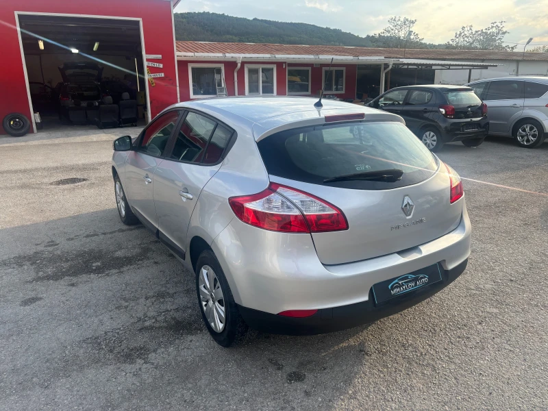 Renault Megane 1.6 I, снимка 5 - Автомобили и джипове - 50224152