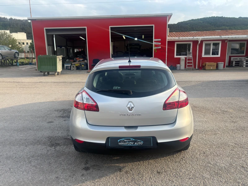 Renault Megane 1.6 I, снимка 4 - Автомобили и джипове - 50224152