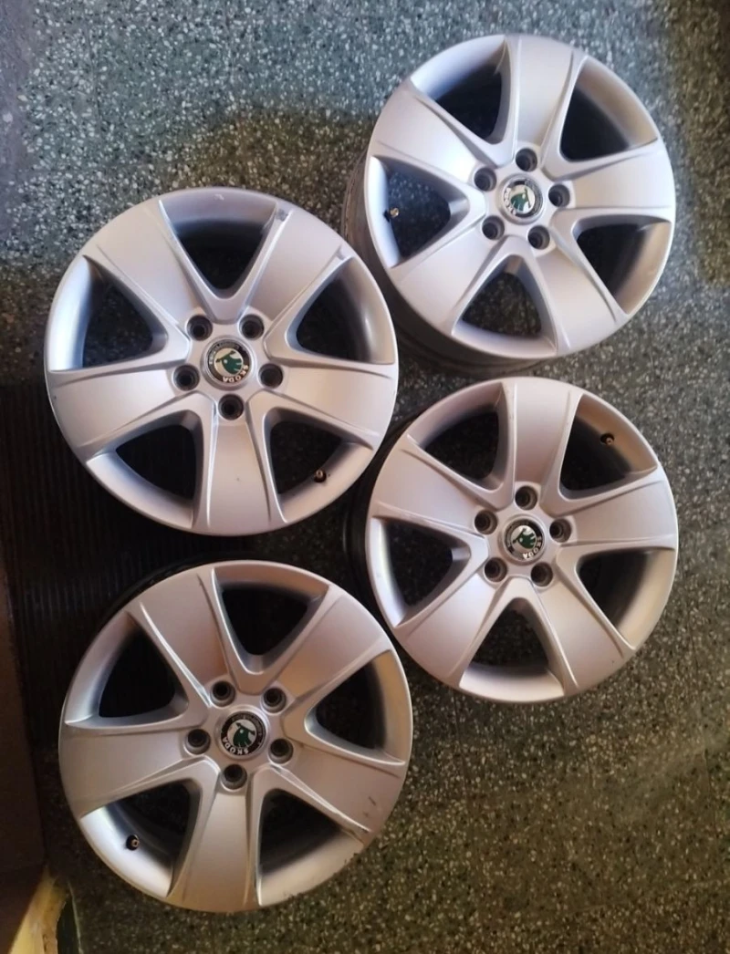 Skoda Octavia 1.5 TSI, снимка 11 - Автомобили и джипове - 52520386