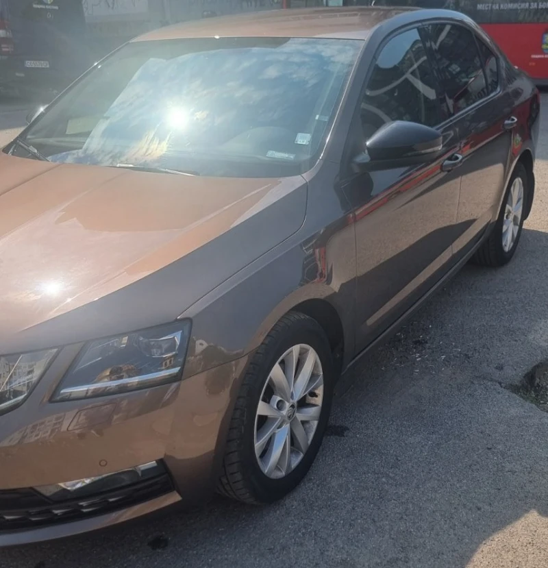 Skoda Octavia 1.5 TSI, снимка 7 - Автомобили и джипове - 52520386