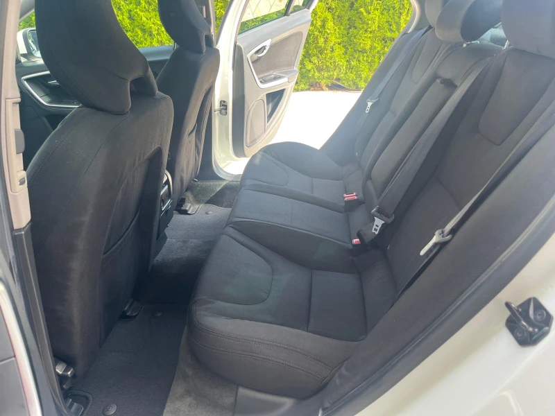 Volvo S60 2.0 D , снимка 9 - Автомобили и джипове - 51938790