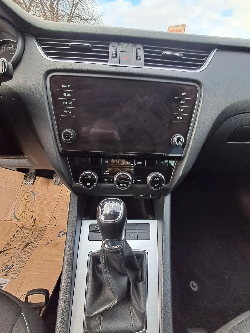 Skoda Octavia 1, 6, снимка 7 - Автомобили и джипове - 52089366