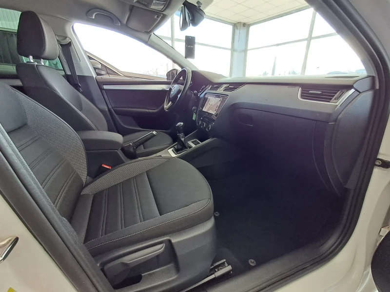 Skoda Octavia 1, 6, снимка 13 - Автомобили и джипове - 52089366