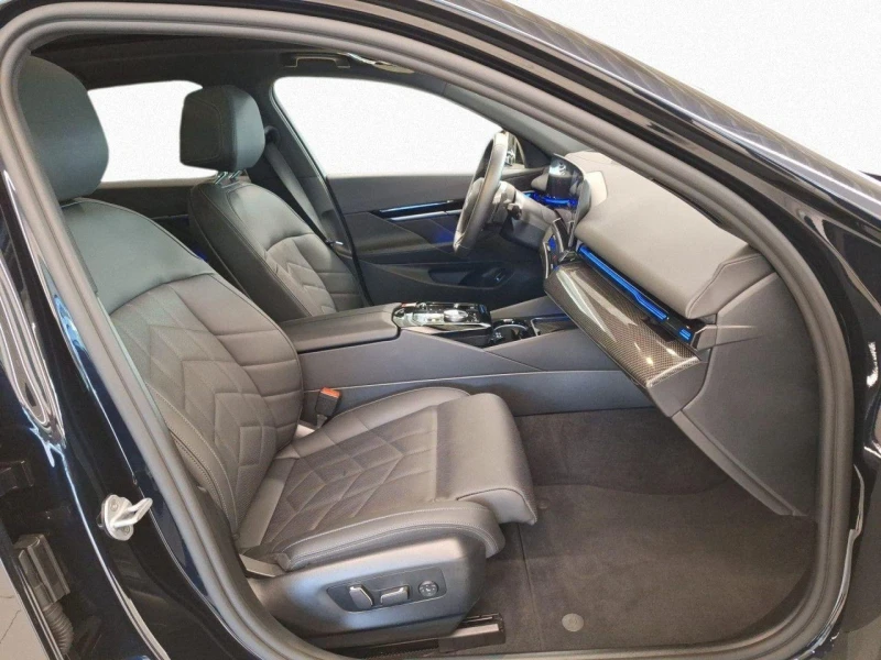 BMW 540 d/xDrive/M-SPORT/CARBON/H&K/360/LED/HEAD UP/SHADOW, снимка 12 - Автомобили и джипове - 52574960