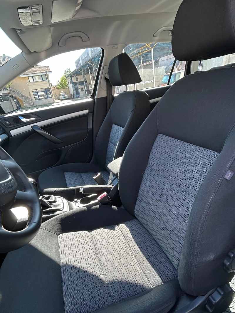 Skoda Octavia 1.6 MPI, снимка 9 - Автомобили и джипове - 53286395