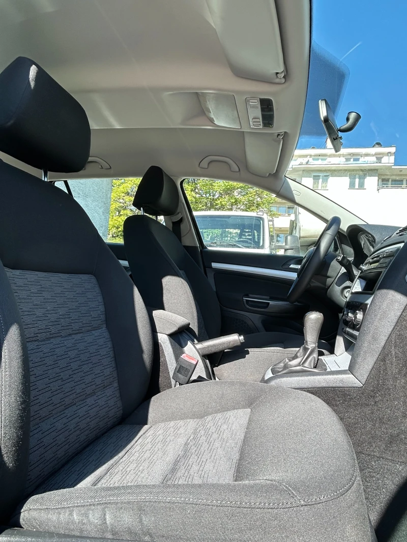 Skoda Octavia 1.6 MPI, снимка 6 - Автомобили и джипове - 53286395