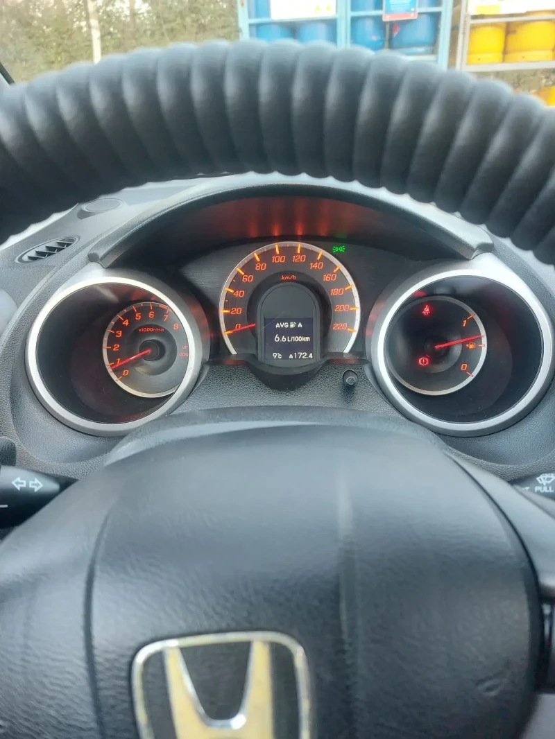 Honda Jazz, снимка 6 - Автомобили и джипове - 53443421