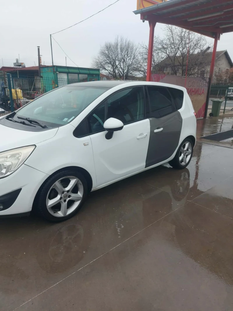 Opel Meriva 1.4 Газ/Бензин , снимка 11 - Автомобили и джипове - 53582294