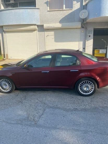 Alfa Romeo 159 1.9 jtdm 16v  - изображение 2
