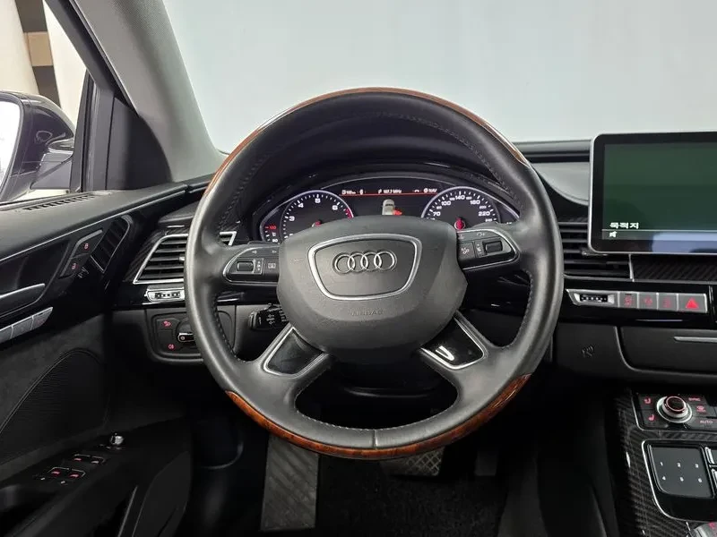 Audi A8 3.0 TFSI Quattro - САМО 30% АВАНС, снимка 13 - Автомобили и джипове - 56219522