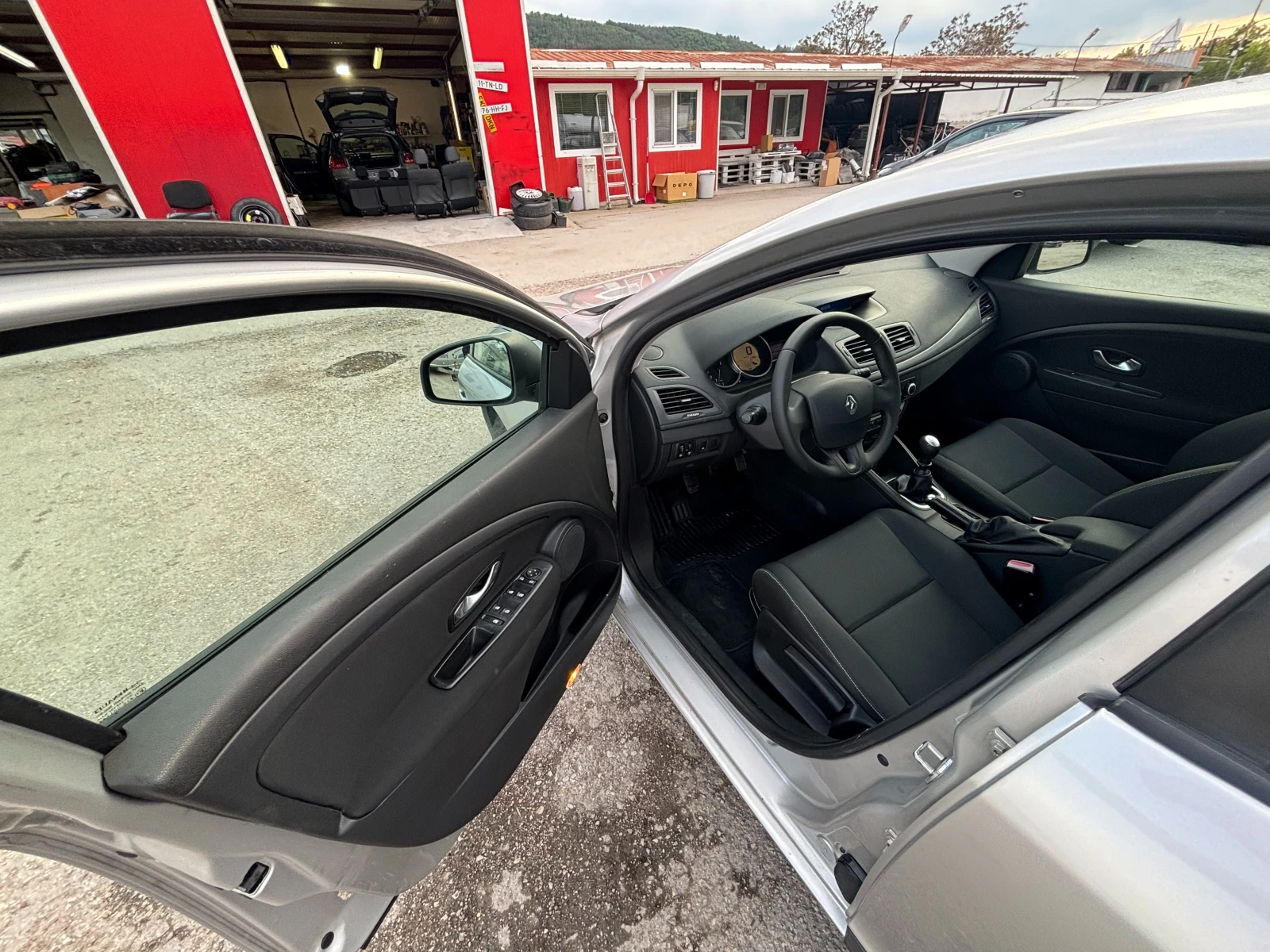 Renault Megane 1.6 I - изображение 10