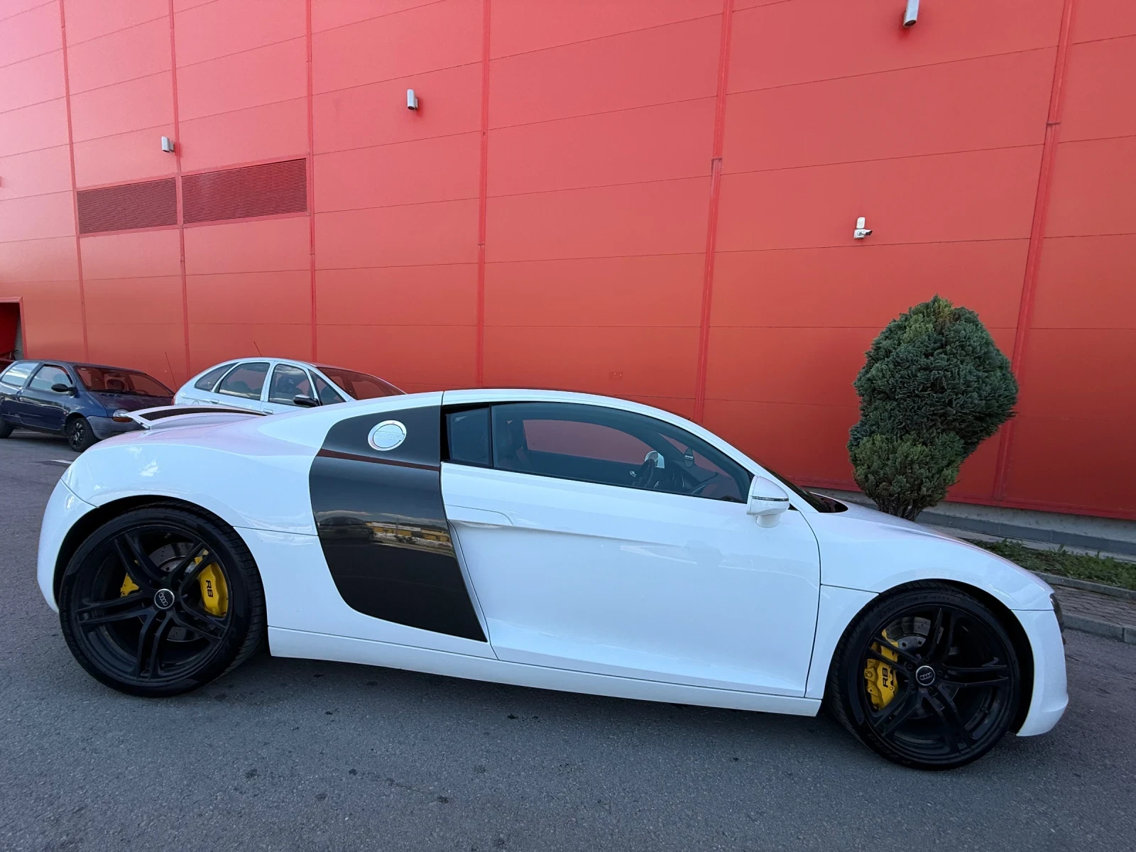 Audi R8 FACELIFT* БАРТЕР* БЕЗ* УДАРИ*  - изображение 4