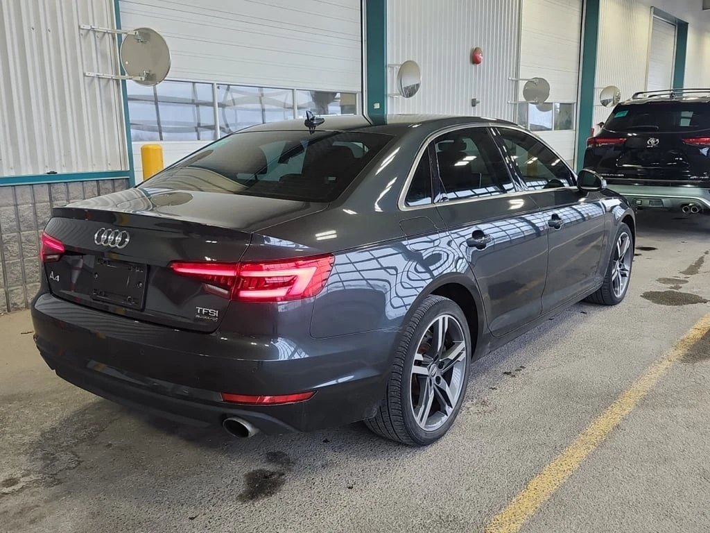 Audi A4 TECHNIK * CARFAX * Цена до България - изображение 3