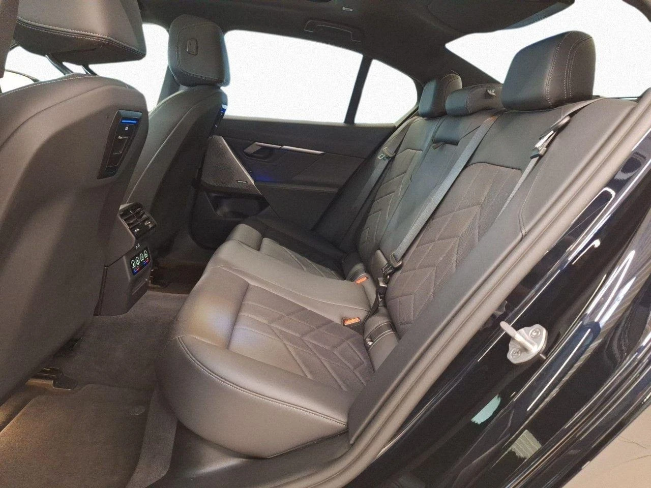 BMW 540 d/xDrive/M-SPORT/CARBON/H&K/360/LED/HEAD UP/SHADOW | Mobile.bg � ����������� 14