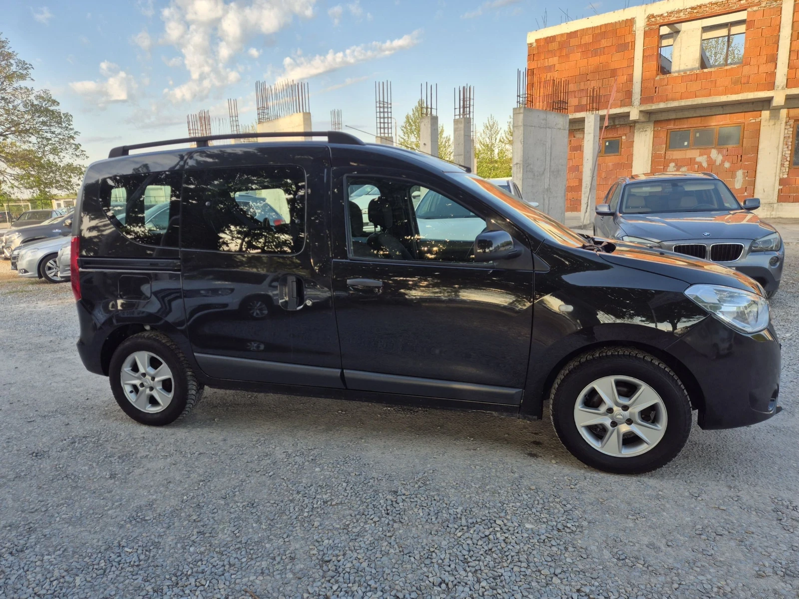 Dacia Dokker 1.6i, снимка 5 - Автомобили и джипове - 52791312