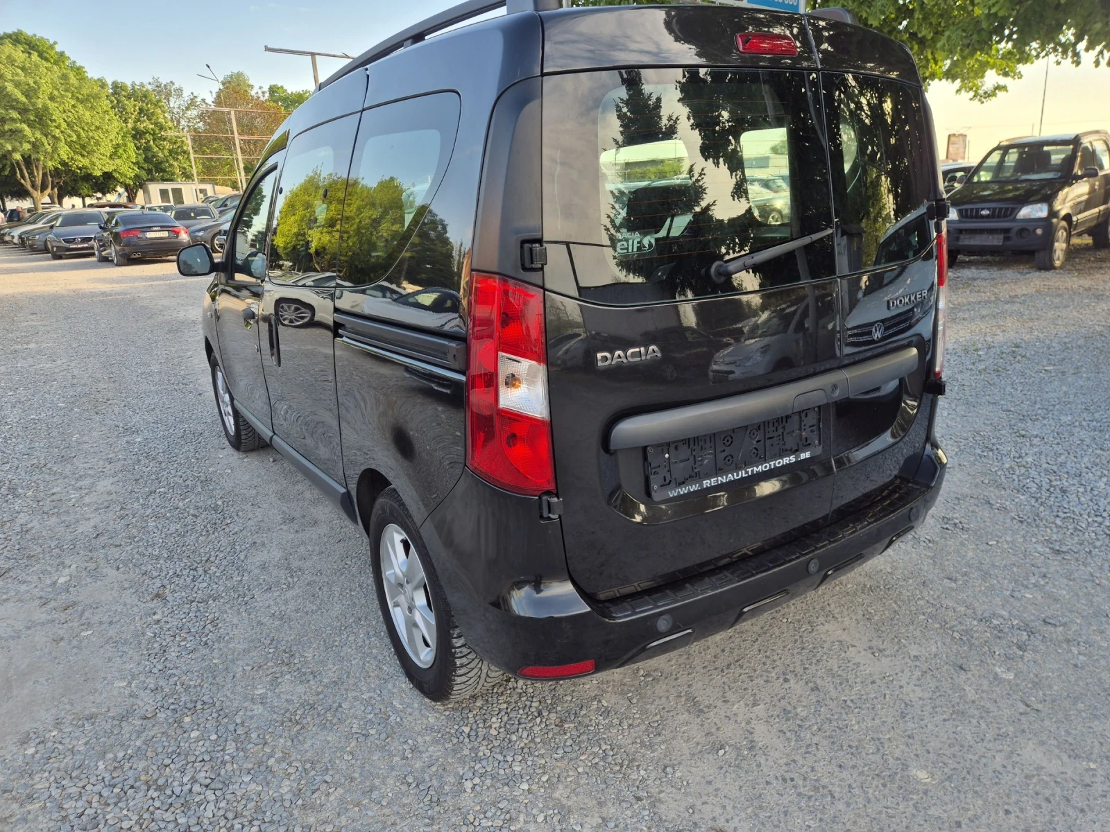 Dacia Dokker 1.6i, снимка 3 - Автомобили и джипове - 52791312