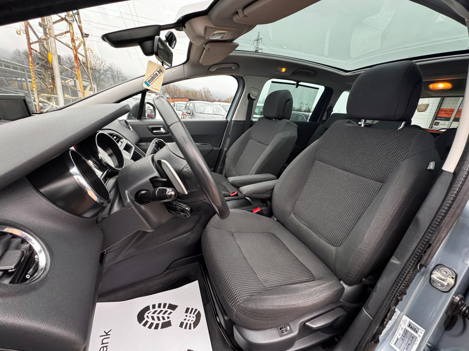 Peugeot 5008 1.6 e-HDi АВТОМАТИК - изображение 8