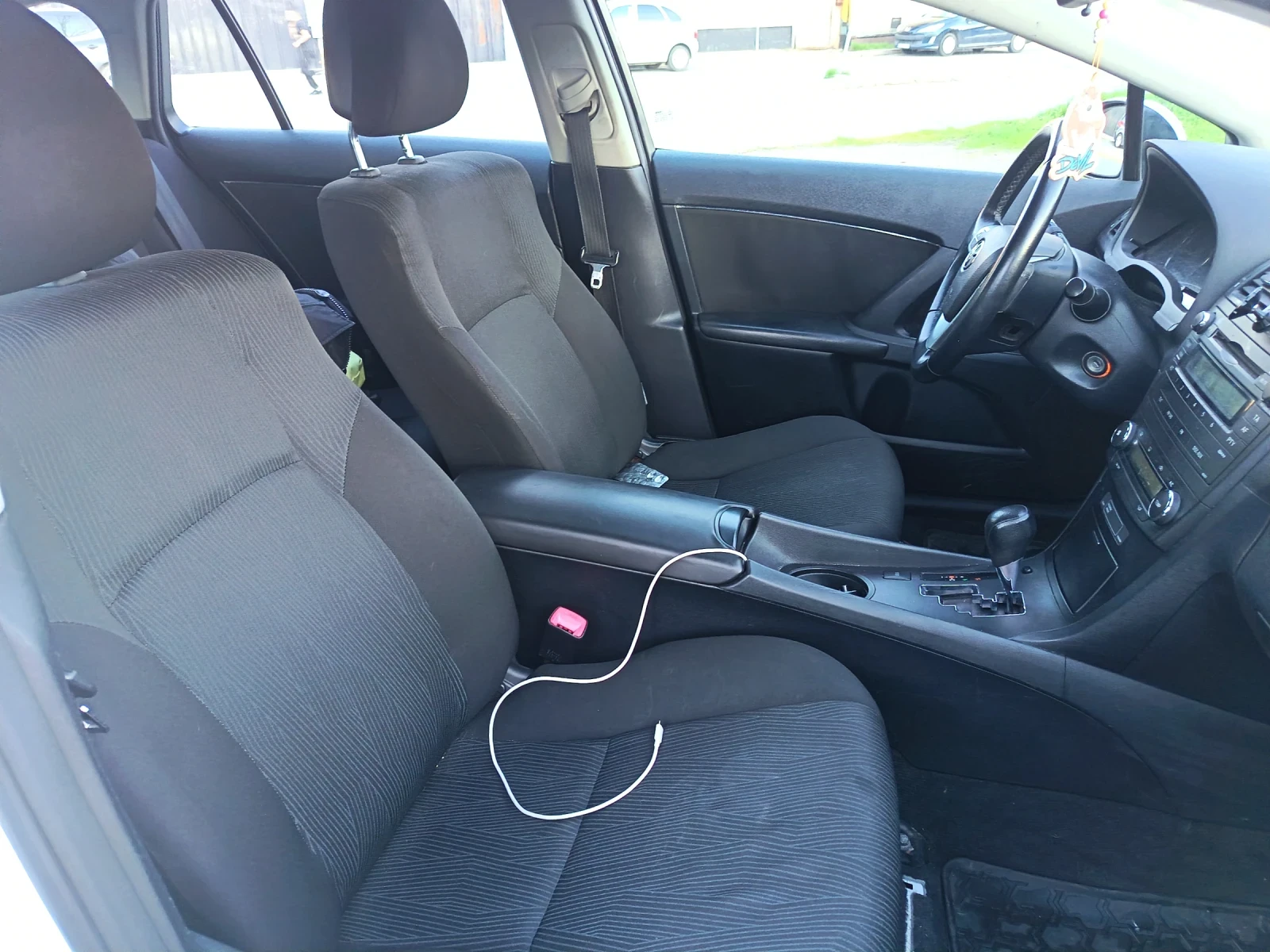 Toyota Avensis, снимка 10 - Автомобили и джипове - 54168761