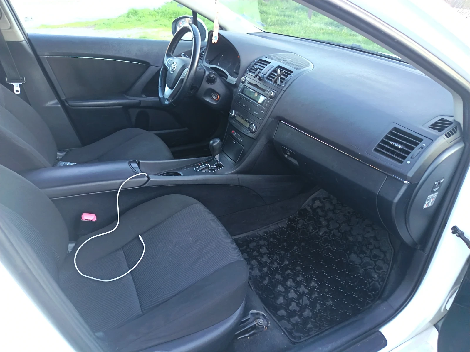 Toyota Avensis, снимка 11 - Автомобили и джипове - 54168761