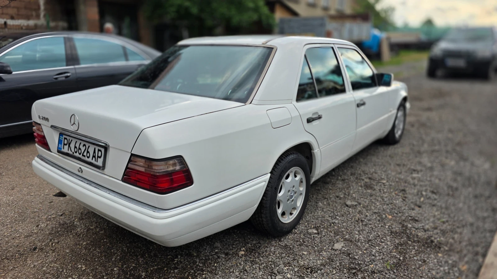 Mercedes-Benz E 200, снимка 7 - Автомобили и джипове - 54808943