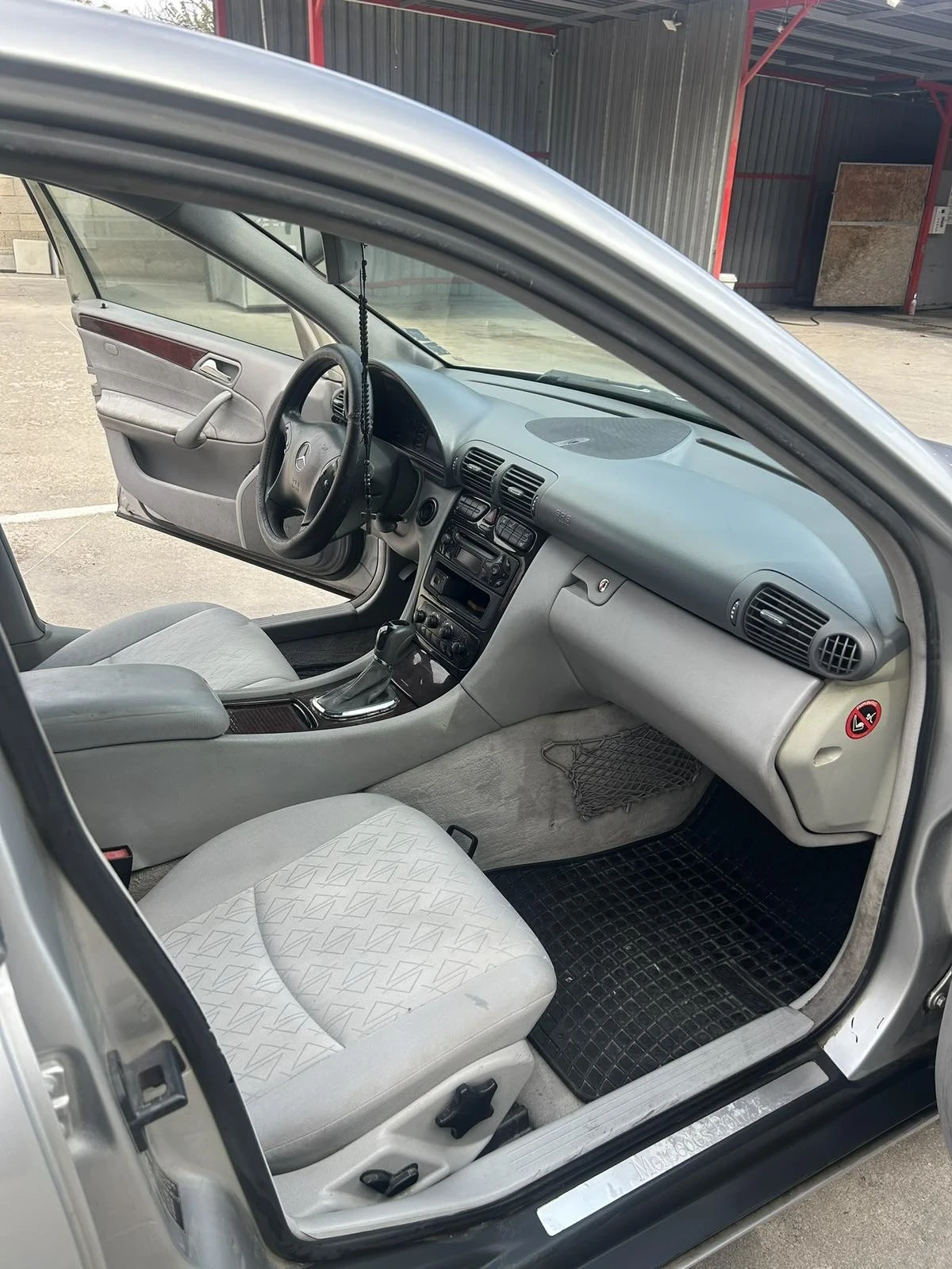 Mercedes-Benz C 270, снимка 6 - Автомобили и джипове - 54953261