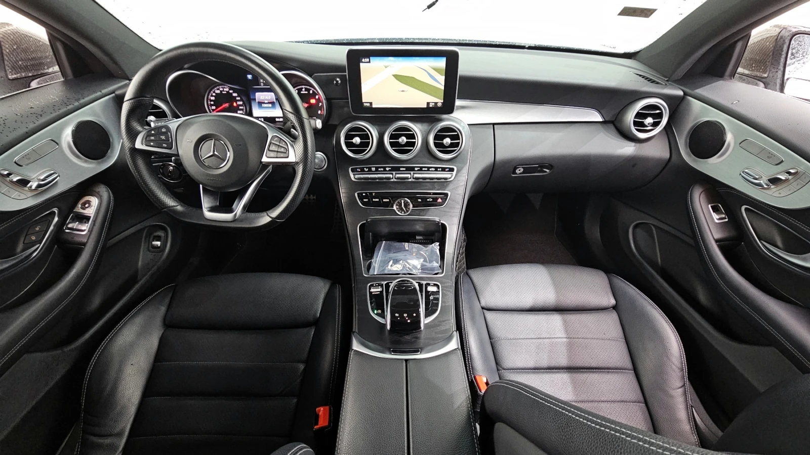 Mercedes-Benz C 200 AMG line/Head up//Подгрев/ПАНО/ЛЕНТИ, снимка 7 - Автомобили и джипове - 55009672