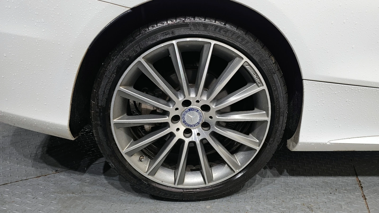 Mercedes-Benz C 200 AMG line/Head up//Подгрев/ПАНО/ЛЕНТИ, снимка 5 - Автомобили и джипове - 55009672
