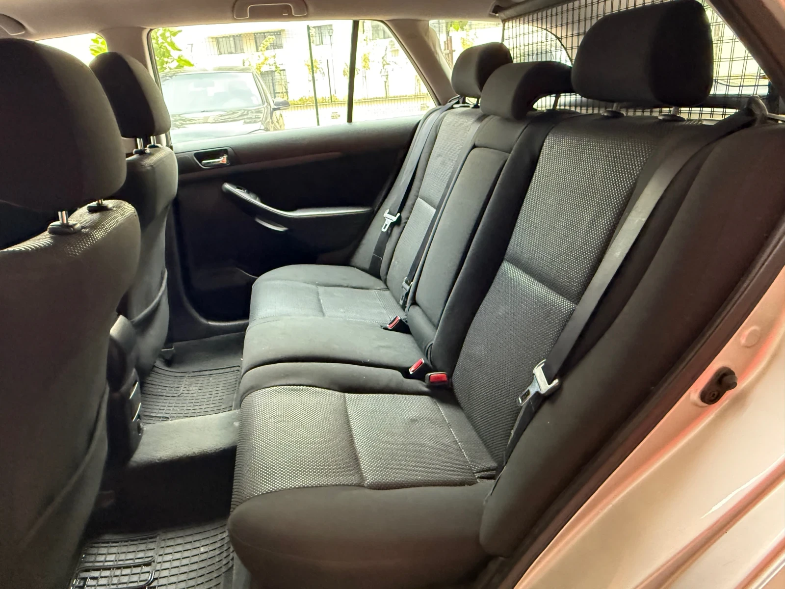 Toyota Avensis 2.0 DIZEL, снимка 9 - Автомобили и джипове - 55103247