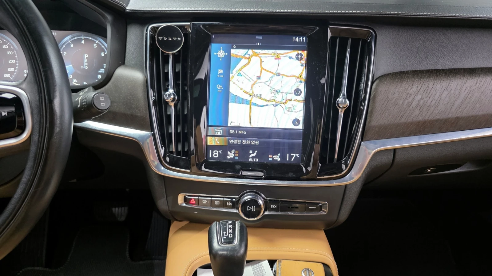 Volvo V90 2.0 T5 AWD, снимка 14 - Автомобили и джипове - 55122166