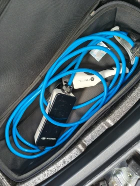 Hyundai Kona Premium 64kw, снимка 13