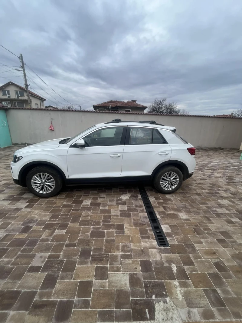 VW T-Roc, снимка 3 - Автомобили и джипове - 48360892