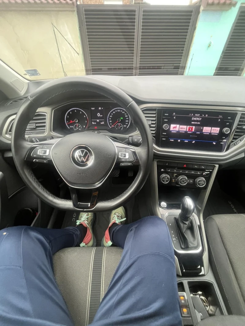 VW T-Roc, снимка 6 - Автомобили и джипове - 48360892