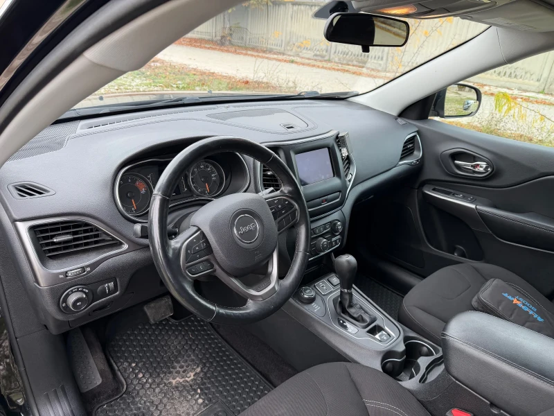 Jeep Cherokee, снимка 9 - Автомобили и джипове - 52621017