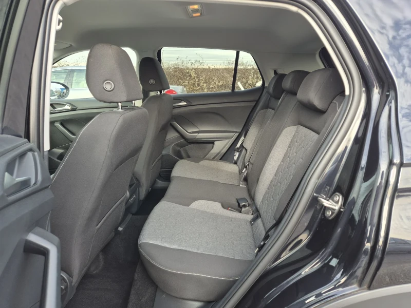 VW T-Cross ФЕЙСЛИФТ///ДИСТРОНИК///LED, снимка 12 - Автомобили и джипове - 52839355
