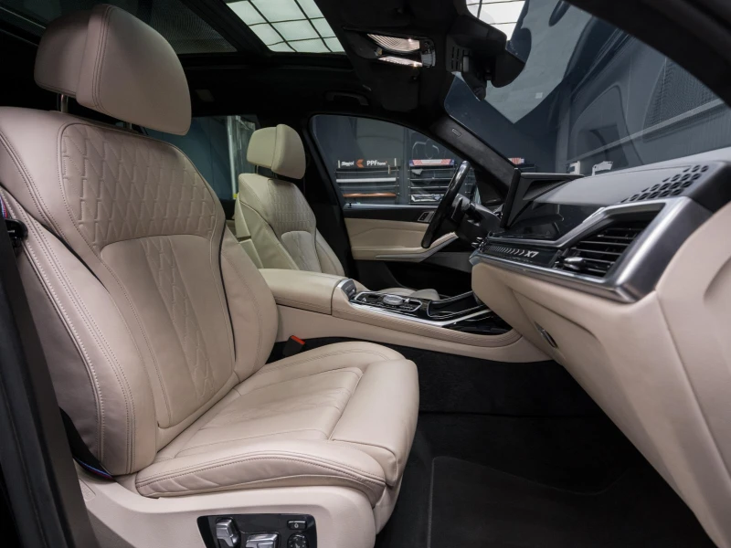 BMW X7 XDRIVE* M-PACK* H&K* 360* Pano* HUD* Подгрев* Кожа, снимка 8 - Автомобили и джипове - 53161985