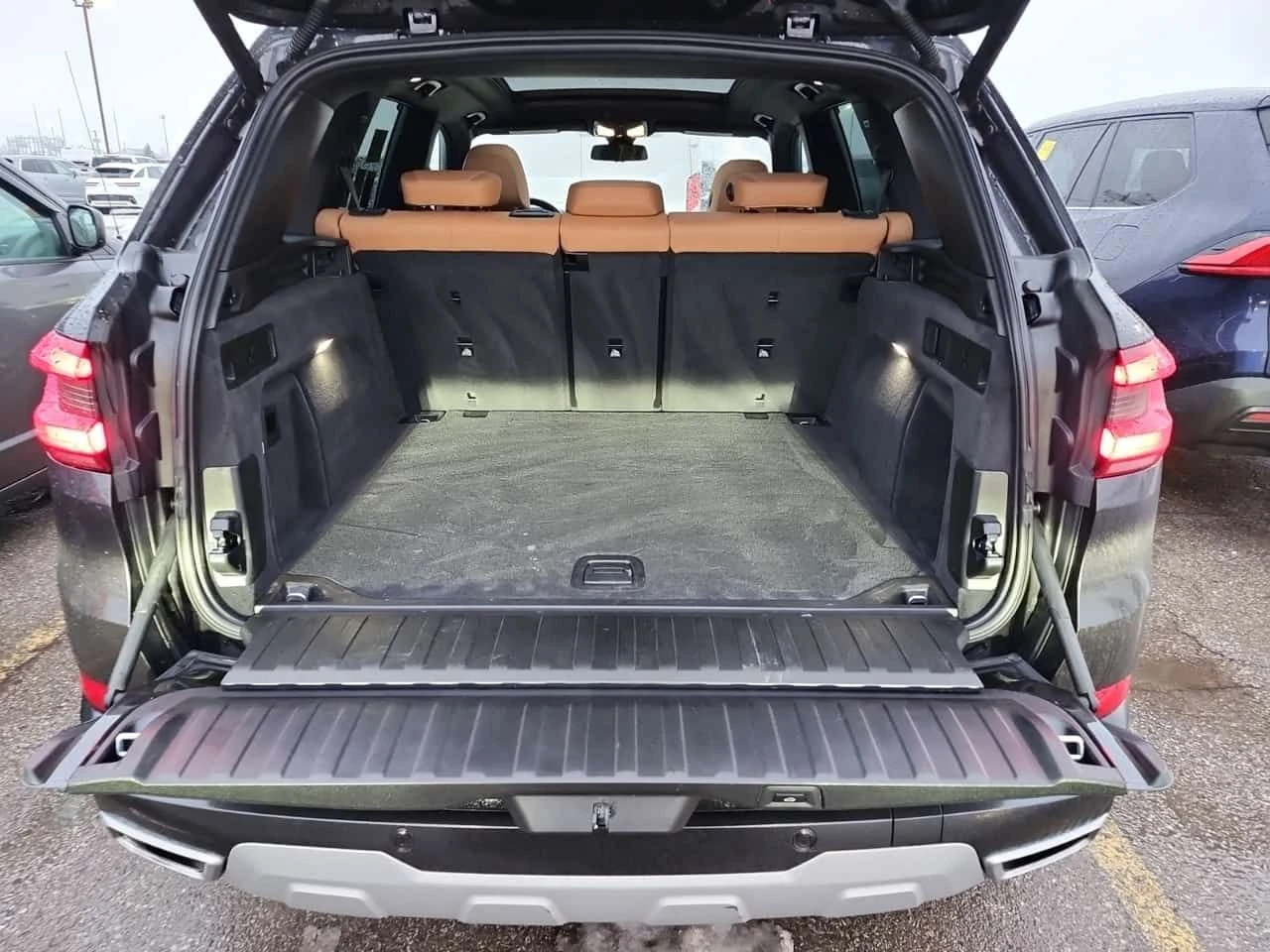 BMW X5 XDRIVE40I| PANO| 360 КАМЕРИ| 2 КЛЮЧА| CARFAX  - изображение 4