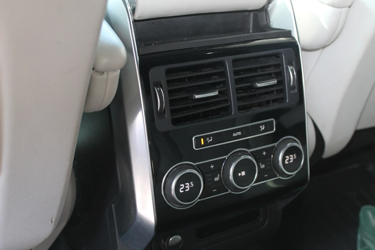 Land Rover Range Rover Sport Autobiography* OБДУХ* ПОДГРЕВИ* MERIDIAN* HuD* CAR, снимка 14 - Автомобили и джипове - 54141512