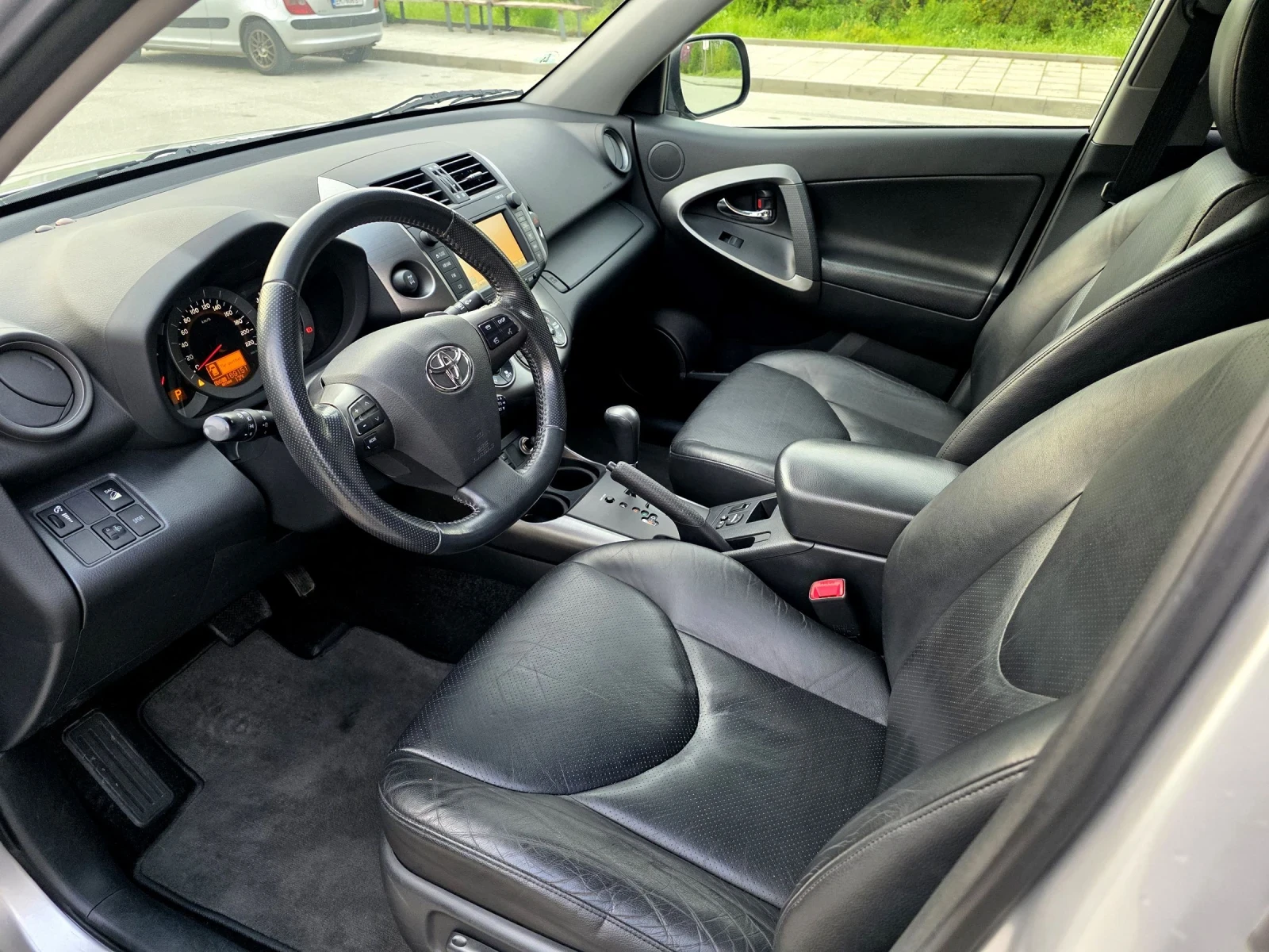 Toyota Rav4 169150км! Фейслифт, Вс.екстри!, снимка 9 - Автомобили и джипове - 54316182