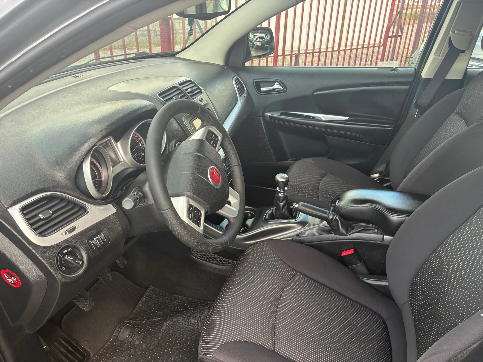 Fiat Freemont 2.0Mjet 7 места, снимка 8 - Автомобили и джипове - 54416418