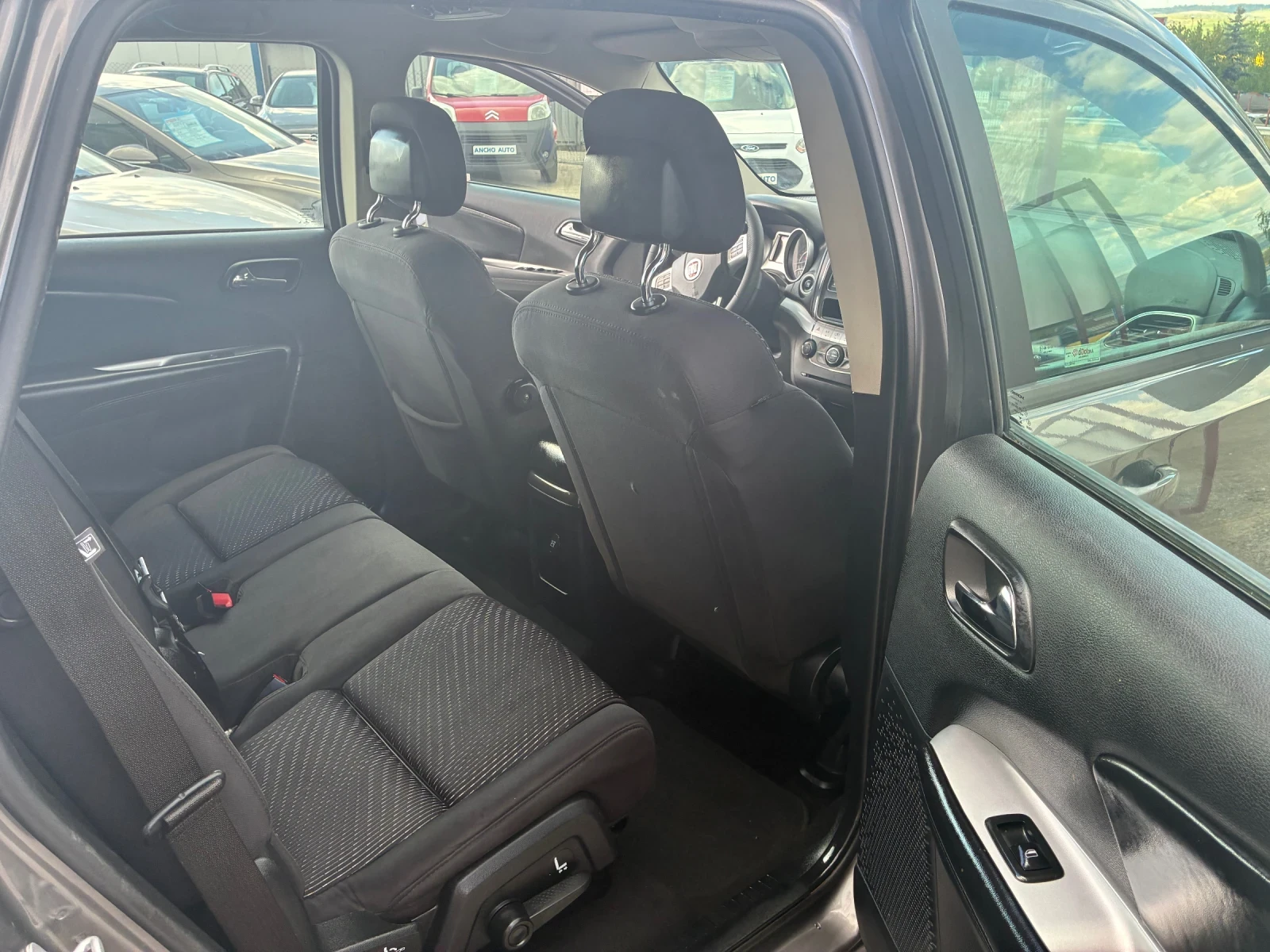 Fiat Freemont 2.0Mjet 7 места, снимка 11 - Автомобили и джипове - 54416418