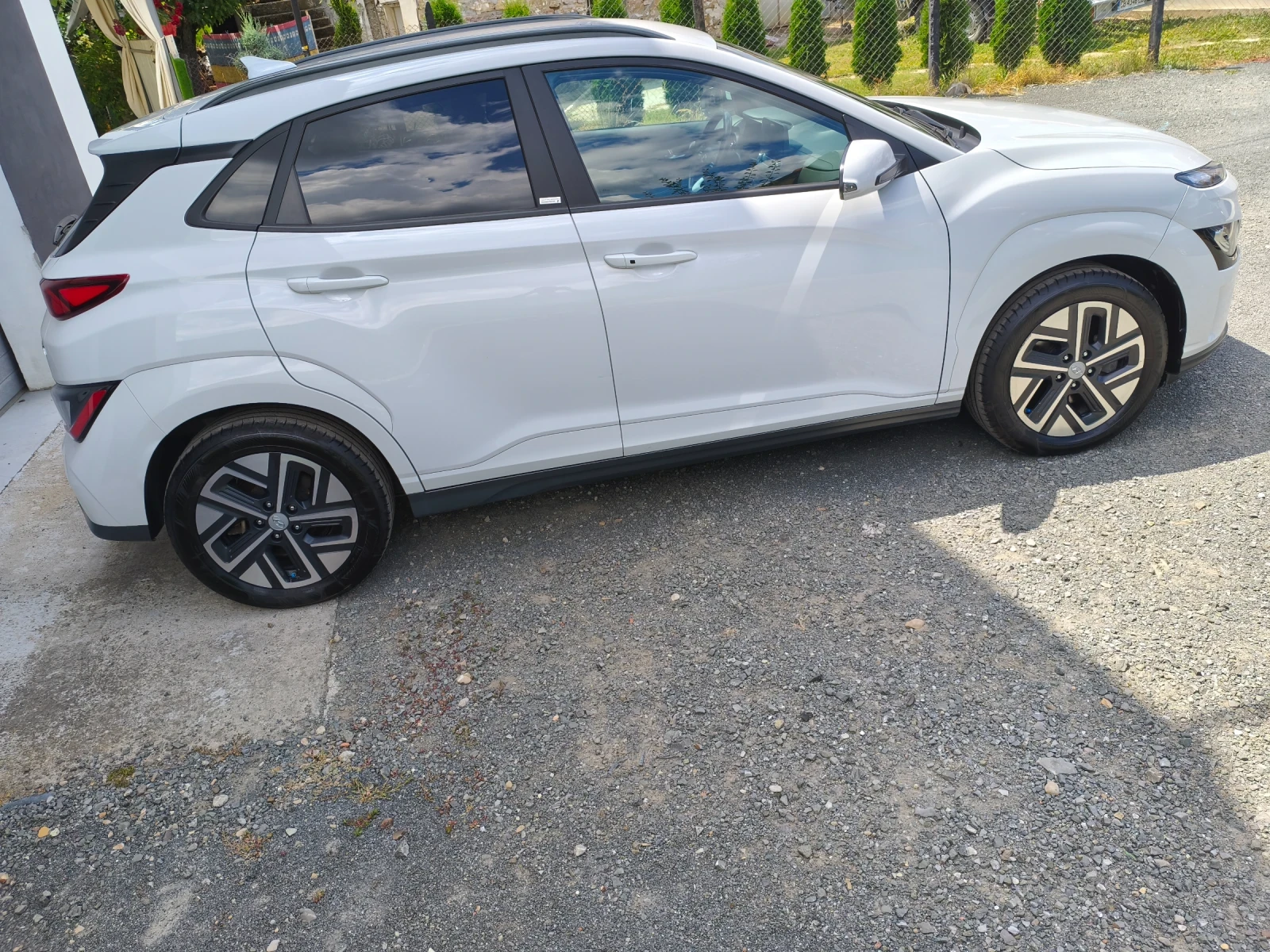 Hyundai Kona Premium 64kw, снимка 4 - Автомобили и джипове - 55399682