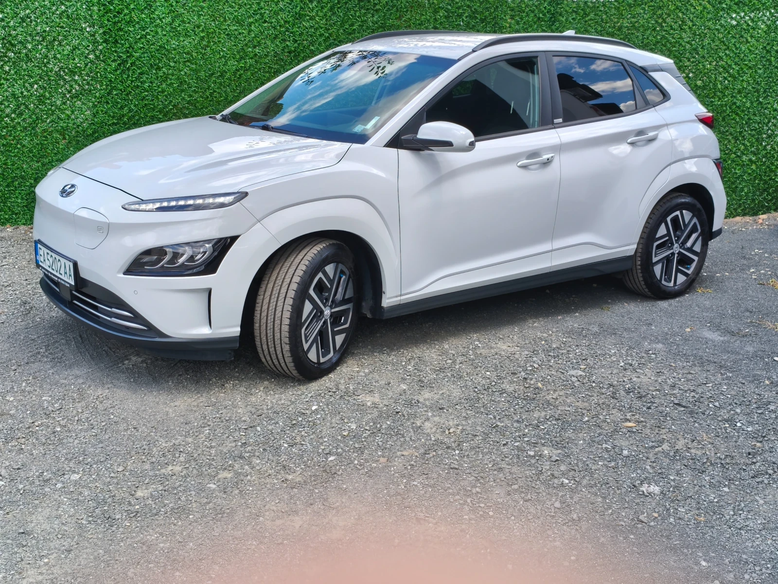 Hyundai Kona Premium 64kw, снимка 3 - Автомобили и джипове - 55399682