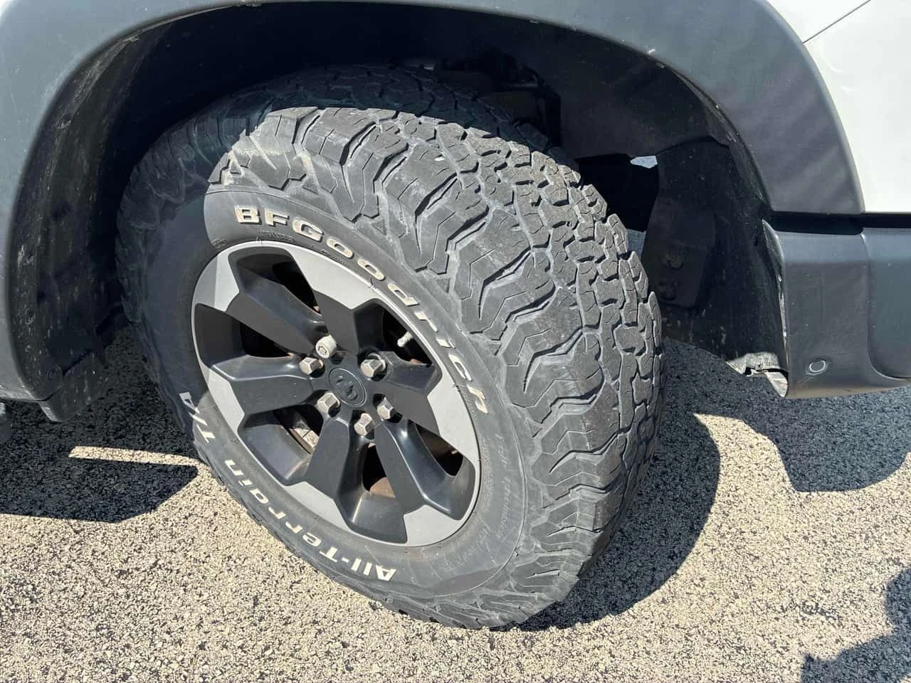 Dodge RAM 1500 Rebel/CARFAX/КОЖА/5.7/ВЪЗДУШНО ОКАЧВАНЕ/КЛИП, снимка 7 - Автомобили и джипове - 55583479