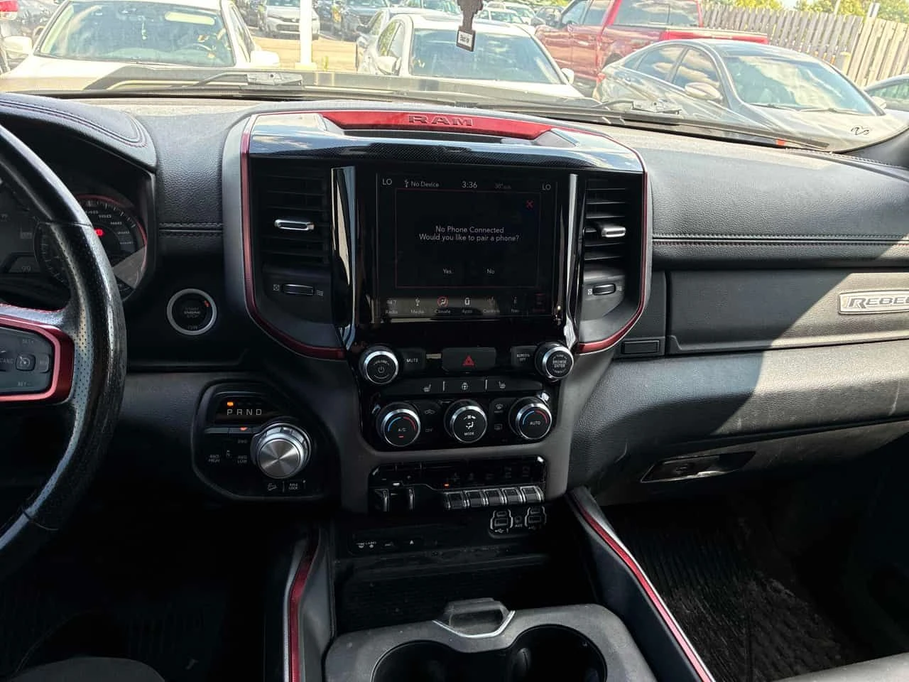 Dodge RAM 1500 Rebel/CARFAX/КОЖА/5.7/ВЪЗДУШНО ОКАЧВАНЕ/КЛИП, снимка 9 - Автомобили и джипове - 55583479