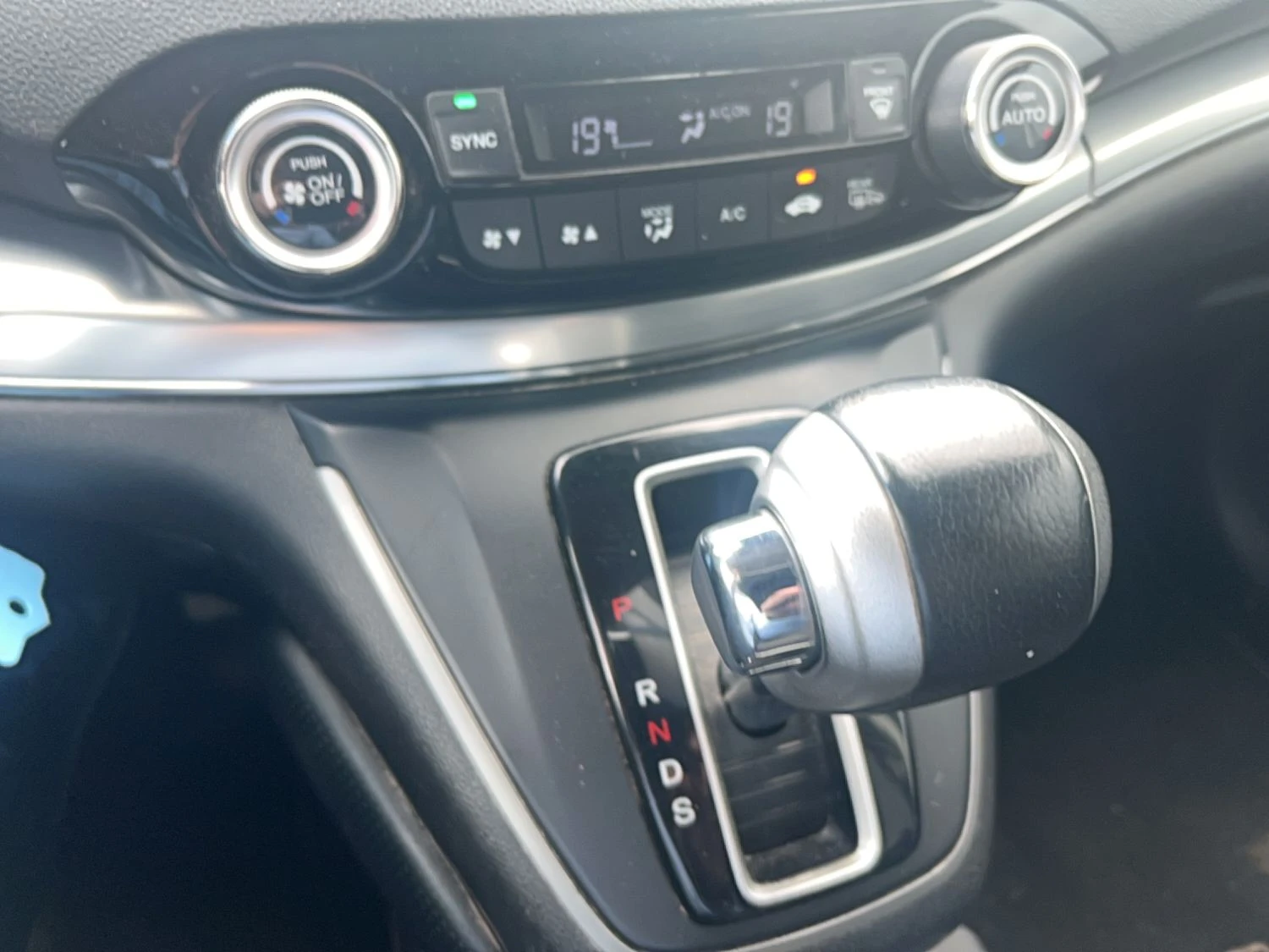 Honda Cr-v Executive 2.0 Бензин, снимка 6 - Автомобили и джипове - 55809316