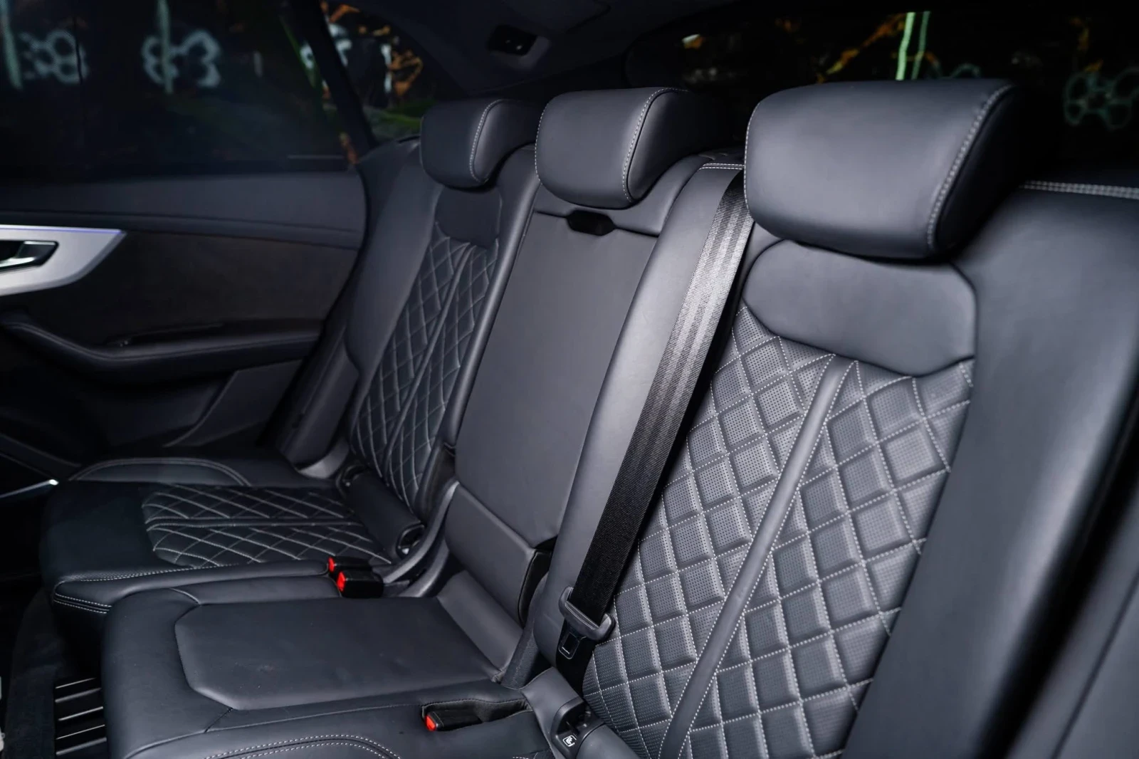 Audi SQ8 4.0D V8 MATRIX ПАНО B&O HUD ЛИЗИНГ 100% , снимка 15 - Автомобили и джипове - 55962359