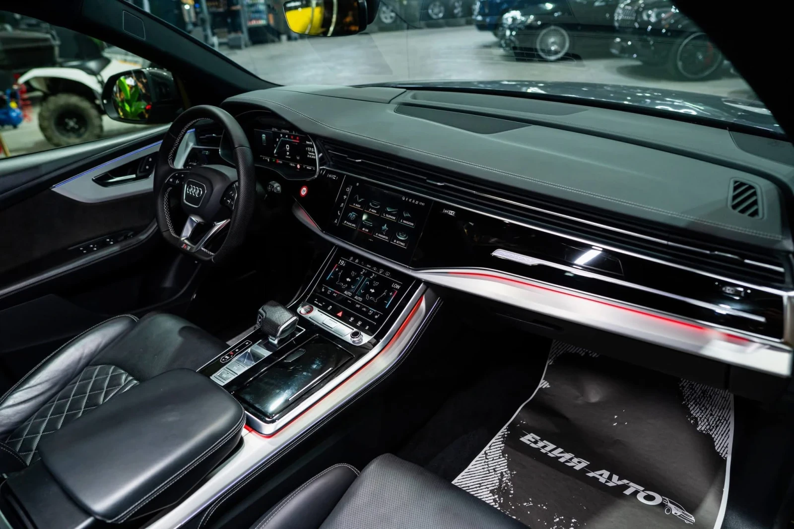 Audi SQ8 4.0D V8 MATRIX ПАНО B&O HUD ЛИЗИНГ 100% , снимка 13 - Автомобили и джипове - 55962359