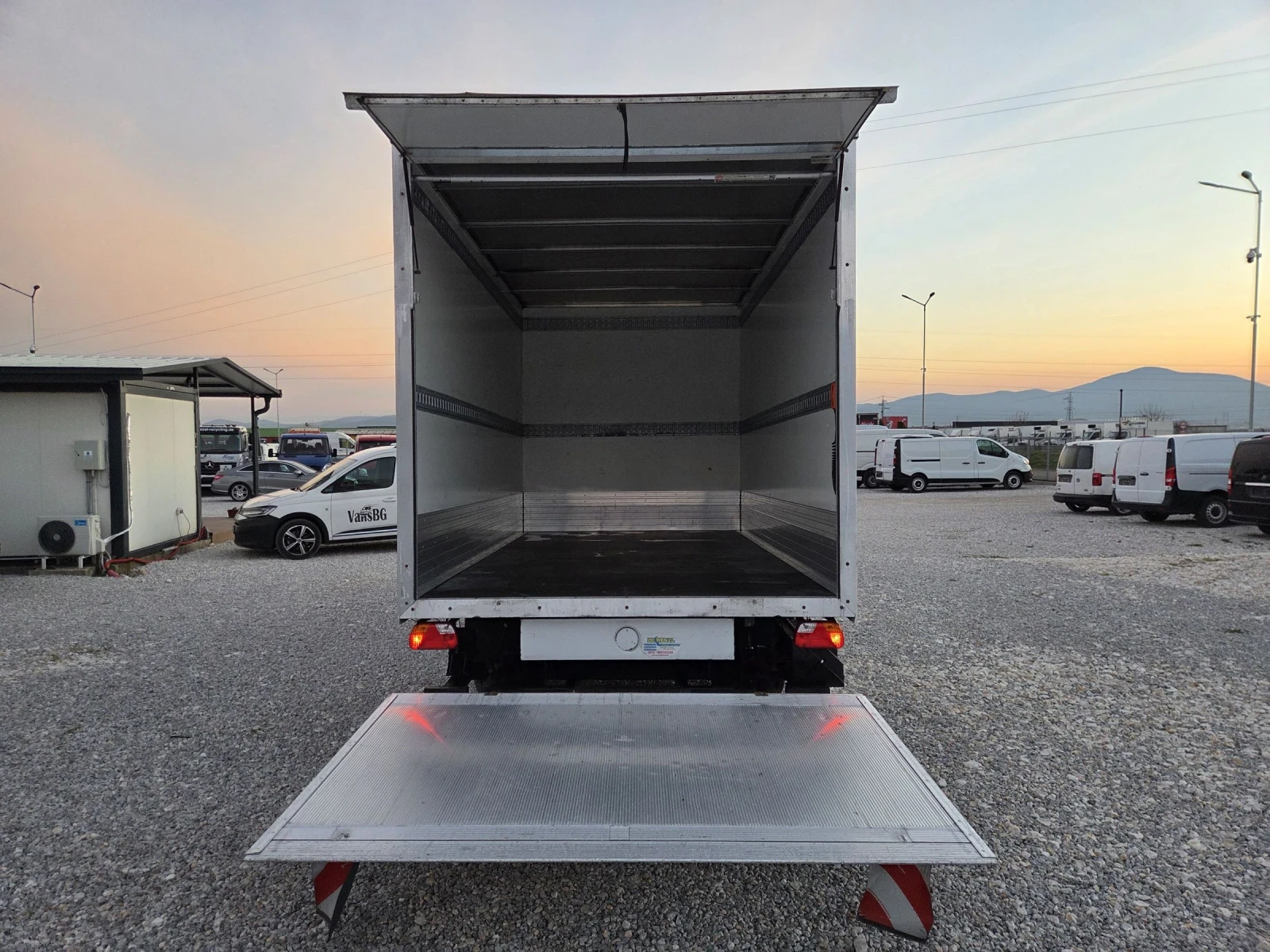 Mercedes-Benz Sprinter 515 CDI, Падащ борд, До 3.5 тона, ОМ646, снимка 13 - Бусове и автобуси - 53823147