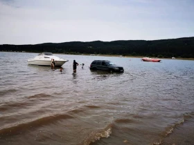 Моторна яхта Azimut GOBBi 21 cabin, снимка 5